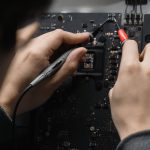 Guide pratique : remplacer un fusible sur un tableau électrique en toute sécurité